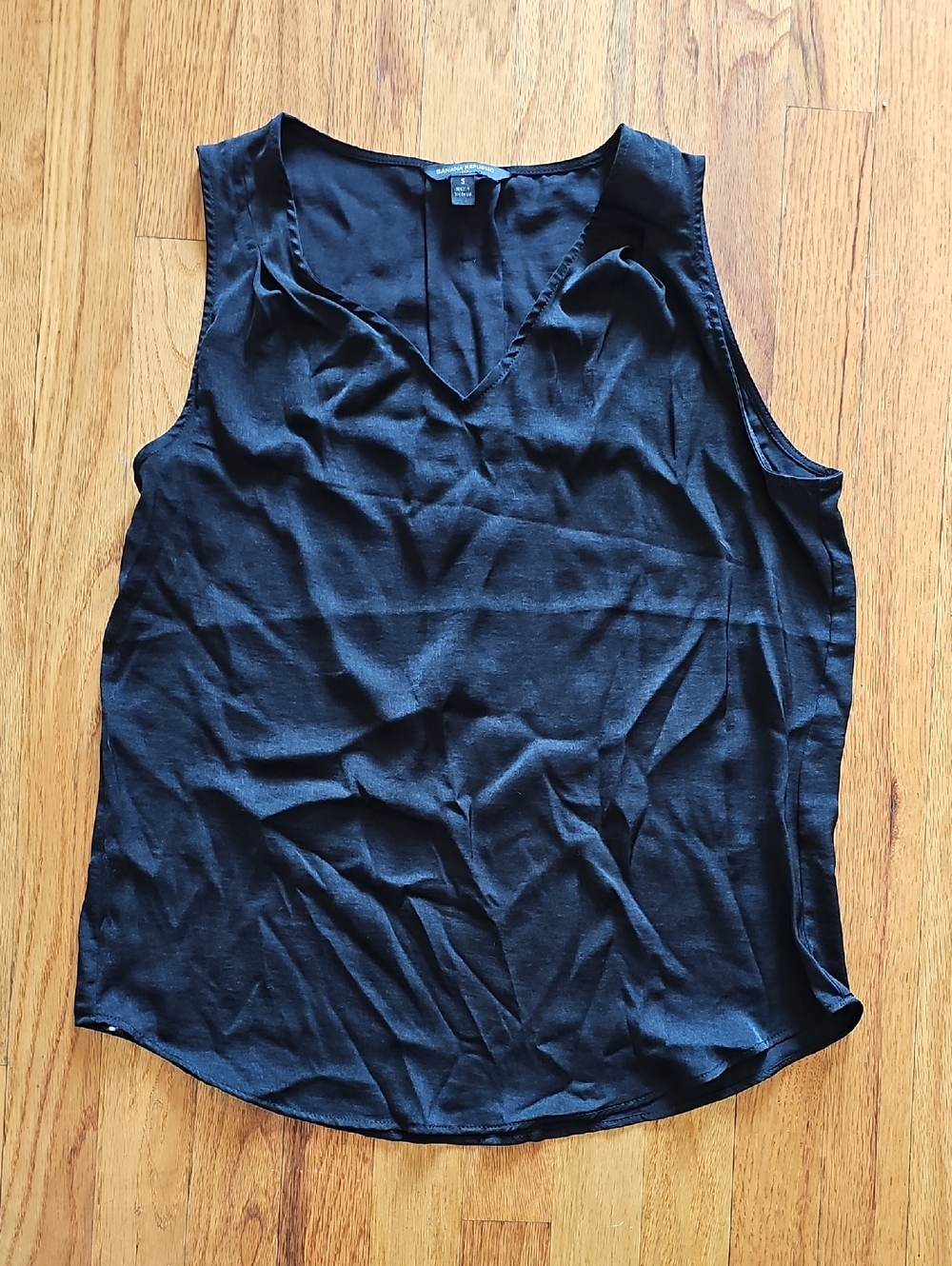 Banana Republic Black V-Neck Sleeveless Camisole